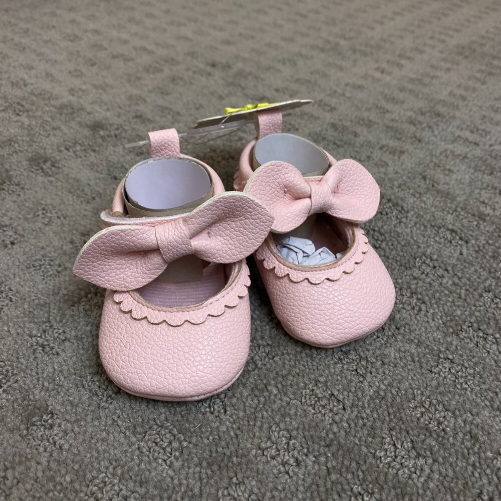 NWT: First Steps by Stepping Stones Baby Girl Pink Bow Moccasins - 0-3 Months